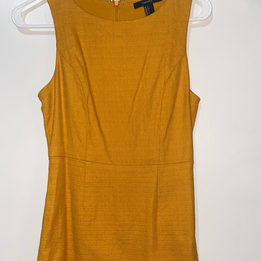 Dress. Size Small, great condition.